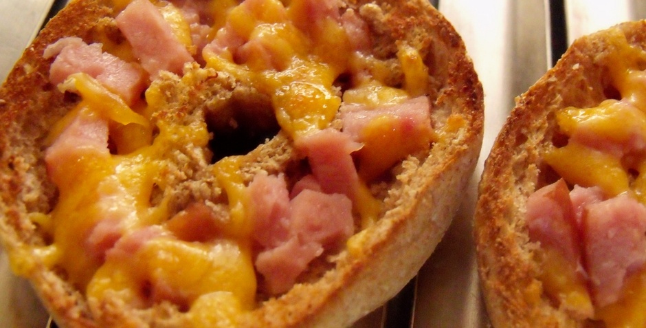 Verns ham & Wisconsin cheese bagel snacks recipe