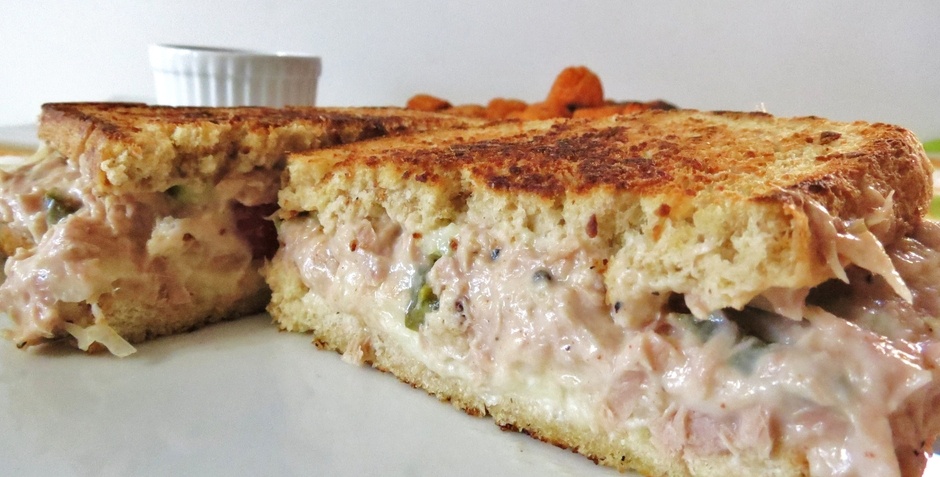 Verns Wisconsin swiss cheese and tuna melts sandwich recipe